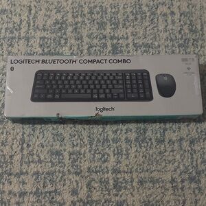 Logitech Wireless Keyboard and Mouse Set - Black